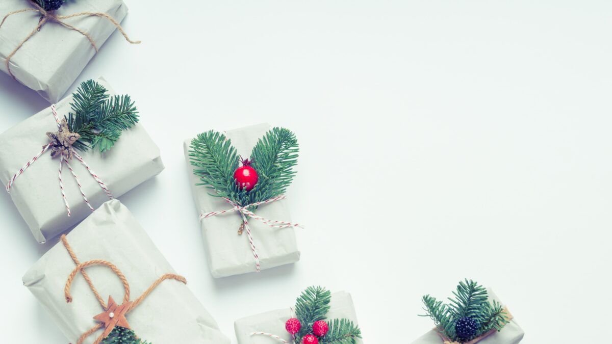 Boites de cadeaux de Noel blanches - Ylanite Koppens via Pexels - Kozman
